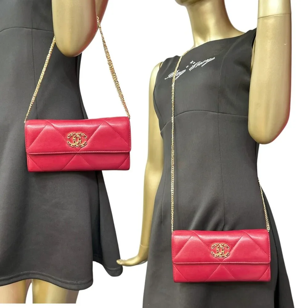 CHANEL 19 Red Goatskin Large Quilt Long Flap Wallet - Picture 2 of 8